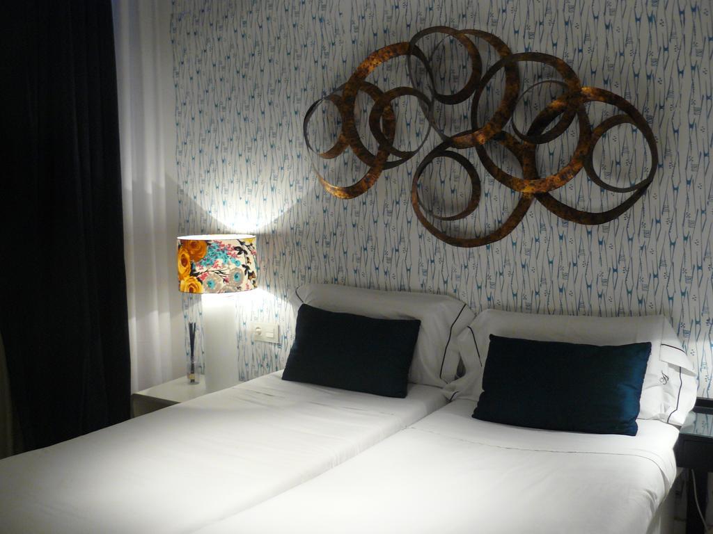 Apartamentos Manzana Madrid Room photo